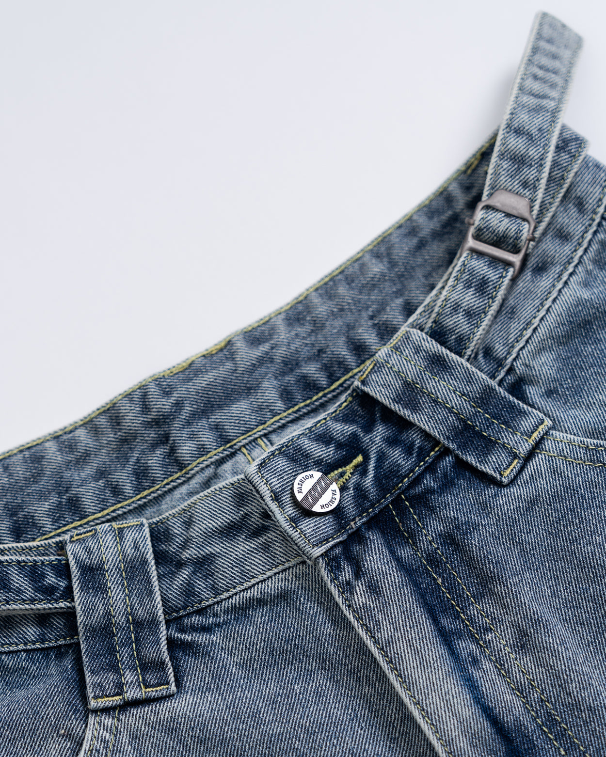 Baggy Adjustable Denim Jort - Dark Wash