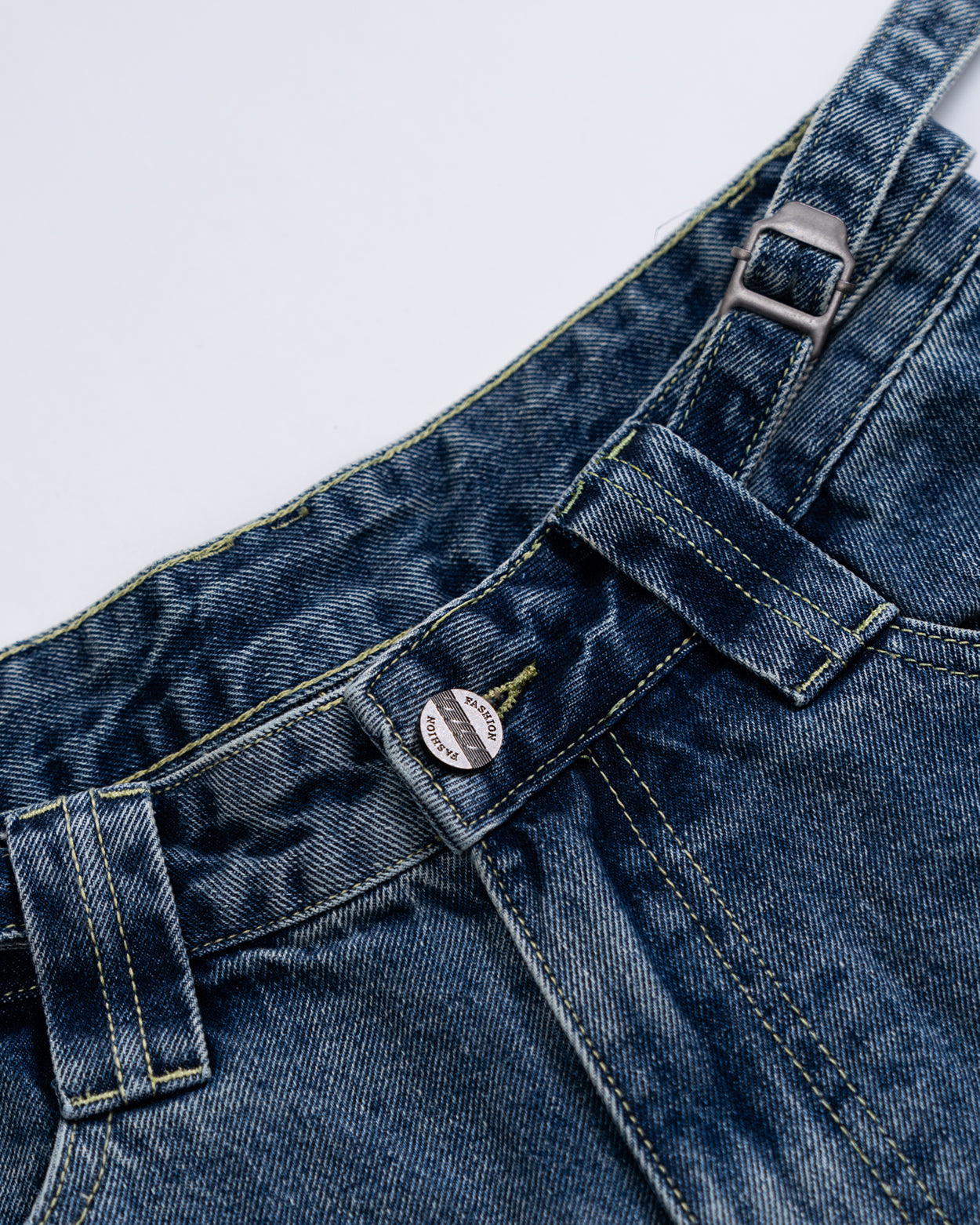 Baggy Adjustable Denim Jort - Light Blue